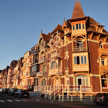 IDÉALEMENT SITUÉ LE STUDIO Les Locations ISAHORA sont aussi à 2 pas du Château d'Eu, des Falaises du Tréport, de MERS les Bains et aux portes de la BAIE DE SOMME Eu (Seine-Maritime) Extérieur photo