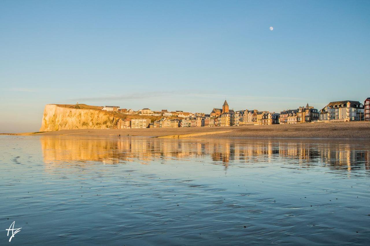 IDÉALEMENT SITUÉ LE STUDIO Les Locations ISAHORA sont aussi à 2 pas du Château d'Eu, des Falaises du Tréport, de MERS les Bains et aux portes de la BAIE DE SOMME Eu (Seine-Maritime) Extérieur photo
