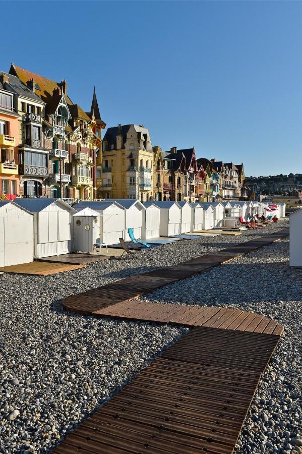 IDÉALEMENT SITUÉ LE STUDIO Les Locations ISAHORA sont aussi à 2 pas du Château d'Eu, des Falaises du Tréport, de MERS les Bains et aux portes de la BAIE DE SOMME Eu (Seine-Maritime) Extérieur photo