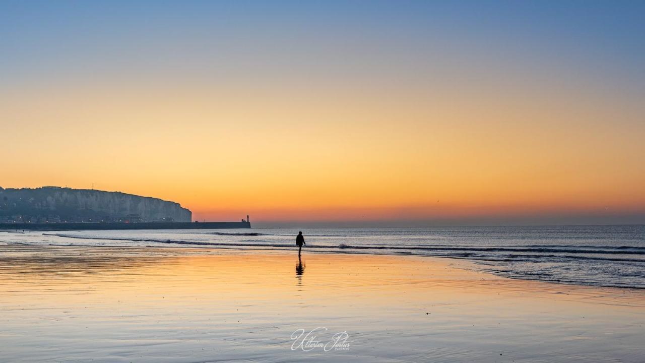 IDÉALEMENT SITUÉ LE STUDIO Les Locations ISAHORA sont aussi à 2 pas du Château d'Eu, des Falaises du Tréport, de MERS les Bains et aux portes de la BAIE DE SOMME Eu (Seine-Maritime) Extérieur photo