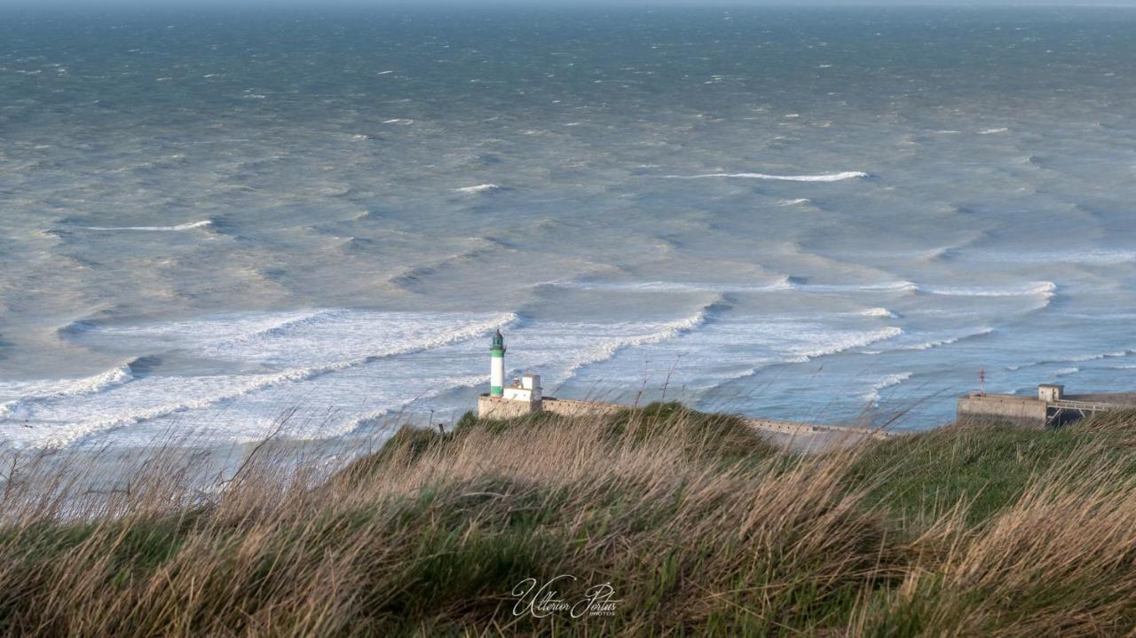 IDÉALEMENT SITUÉ LE STUDIO Les Locations ISAHORA sont aussi à 2 pas du Château d'Eu, des Falaises du Tréport, de MERS les Bains et aux portes de la BAIE DE SOMME Eu (Seine-Maritime) Extérieur photo