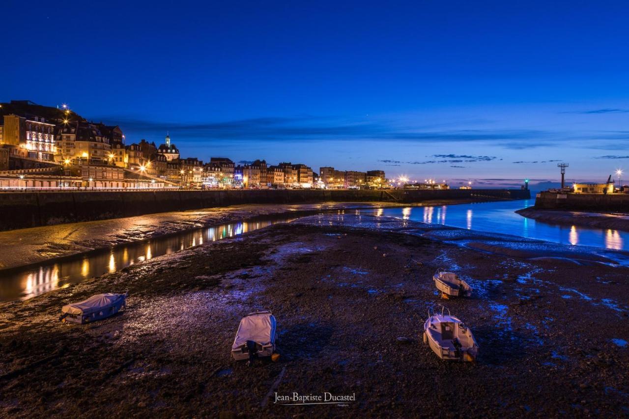 IDÉALEMENT SITUÉ LE STUDIO Les Locations ISAHORA sont aussi à 2 pas du Château d'Eu, des Falaises du Tréport, de MERS les Bains et aux portes de la BAIE DE SOMME Eu (Seine-Maritime) Extérieur photo